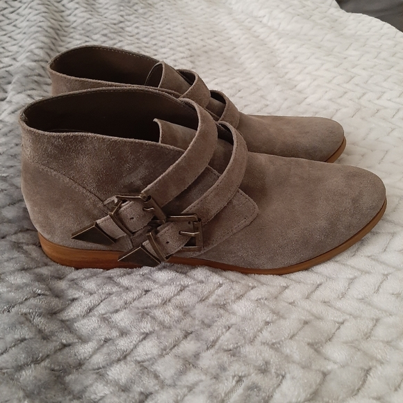 Volcom booties - Picture 3 of 5